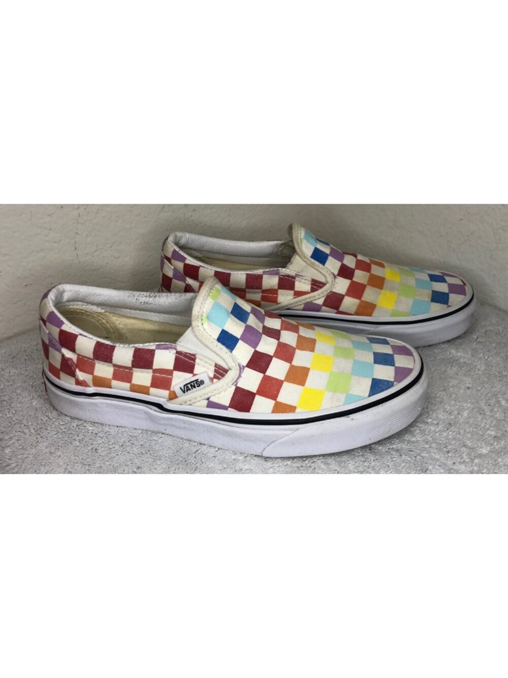 Vans Unisex Rainbow Checkered Skate Shoes Slip On Woman’s Size 6 - Mens Size 4.5